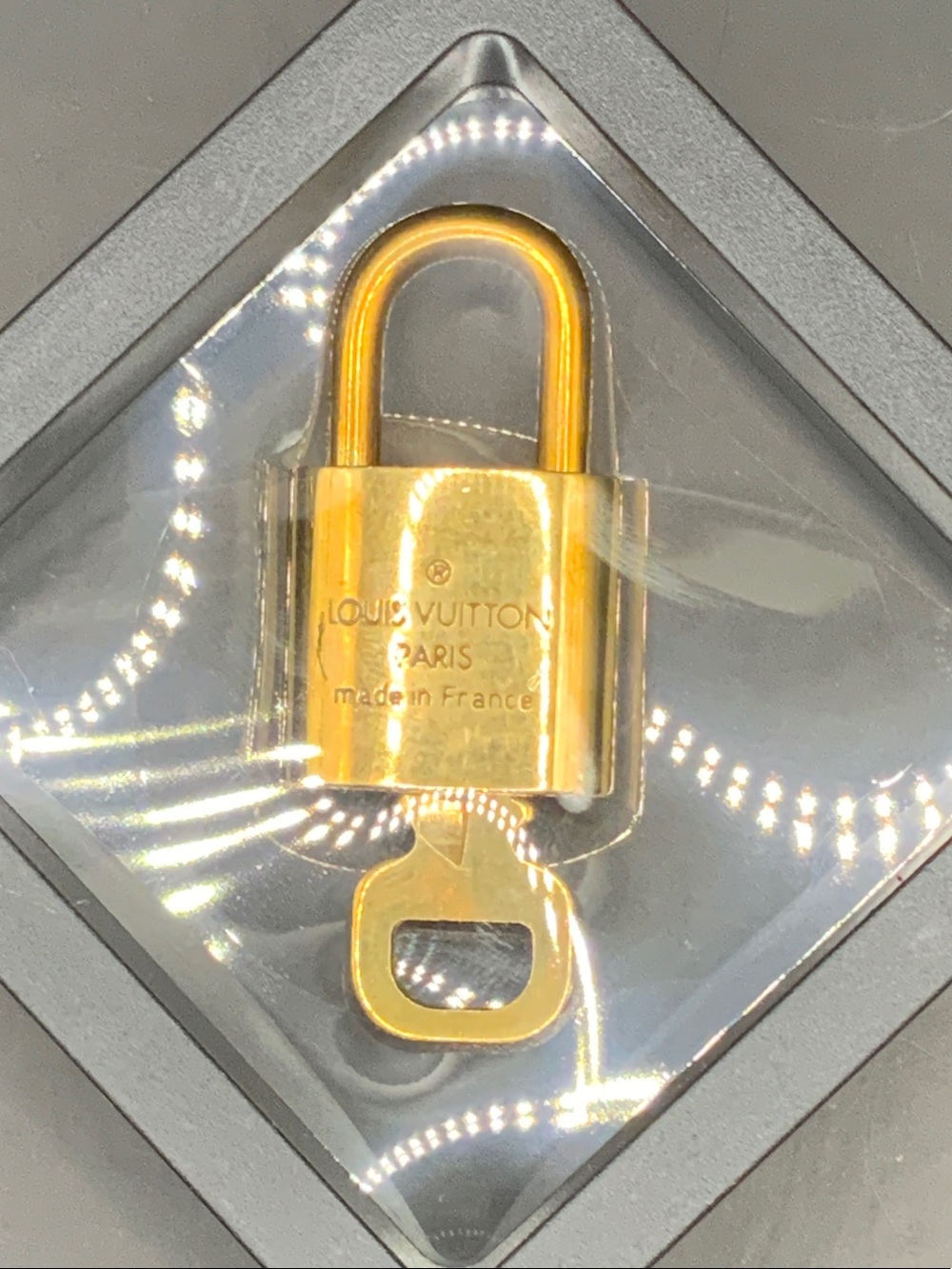 LV lock and key #301